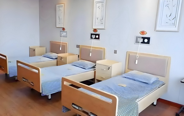 特工傲世：百变妖孽妃